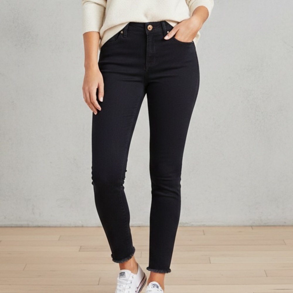 1822 Denim Dark Blue High-Rise Skinny Cropped Jeggings with Frayed Hem